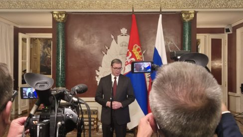 НЕКАД НЕКИ МЕДИЈИ И ЛИЧНА МРЖЊА МОГУ ДА ВАМ ПОЈЕДУ МОЗАК Вучић: Ако неко каже да није задовољан са оваквим гостопримством... НЕКАД НЕКИ МЕДИЈИ И ЛИЧНА МРЖЊА МОГУ ДА ВАМ ПОЈЕДУ МОЗАК Вучић: Ако неко каже да није задовољан са оваквим гостопримством...