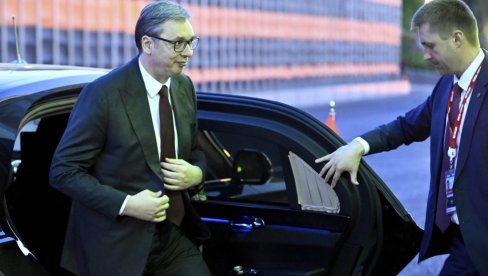NIJE MOJE DA POSLUŠAM NIKOGA Vučić: Moje je da služim narodu Srbije