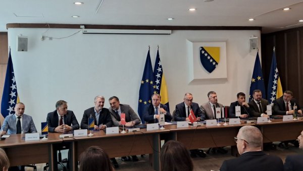 БОШЊАЦИ НЕЋЕ РАЗГОВОР: Председник РС позвао све парламентарне странке на дијалог о БиХ БОШЊАЦИ НЕЋЕ РАЗГОВОР: Председник РС позвао све парламентарне странке на дијалог о БиХ