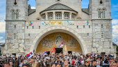 U KRSNOM HODU KA OSTROGU I TIJANA BOŠKOVIĆ: Reke ljudi iz Crne Gore, Srbije, Republike Srpske na poklonjenju Svetom Vasiliju Ostroškom