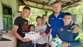 FALI IM SVE OSIM LJUBAVI: Puna trpeza i kupatilo, san šestočlane porodice Tasić iz sela kod Vranjske Banje (FOTO)