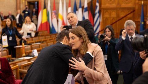 BRNABIĆ U BUDIMPEŠTI: Srdačan susret sa predsednicom EP Mecolom
