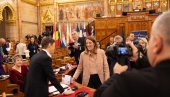 БРНАБИЋ У БУДИМПЕШТИ: Срдачан сусрет са председницом ЕП Мецолом
