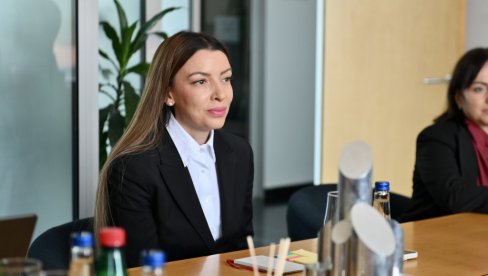 ЦИЉ НАМ ЈЕ ПРЕКО 300 ЗАПОСЛЕНИХ Министарка Месаровић поручила да се подршка нишкој компанији наставља ЦИЉ НАМ ЈЕ ПРЕКО 300 ЗАПОСЛЕНИХ Министарка Месаровић поручила да се подршка нишкој компанији наставља