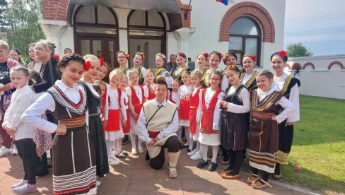 ПРОСЛАВИЛИ ЧУДОТВОРЦА: Обележена слава Цркве Светог Василија у Равном Тополовцу ПРОСЛАВИЛИ ЧУДОТВОРЦА: Обележена слава Цркве Светог Василија у Равном Тополовцу