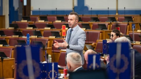 KO SE I ZAŠTO STIDI LOVĆENA?! NVO i manjine traže uklanjanje NJegoševe kapele sa amblema Specijalne jedinice policije