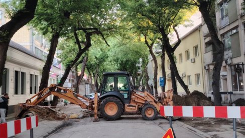 POPRAVKA TOPLOVODA U KIKINDI: Do početka juna za saobraćaj zatvoren deo Ulice braće Tatića POPRAVKA TOPLOVODA U KIKINDI: Do početka juna za saobraćaj zatvoren deo Ulice braće Tatića