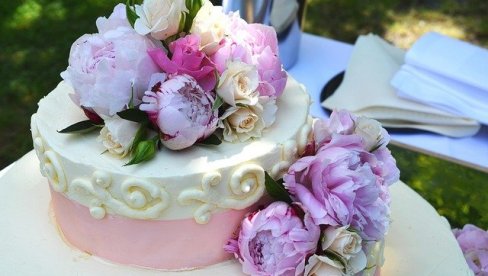 Torte za rođendan, svadbu i slavlje – vodič za izbor Torte za rođendan, svadbu i slavlje – vodič za izbor