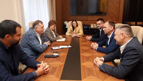 DA OPŠTINA OPET FUNKCIONIŠE: Načelnik Ugljevika Dragan Gajić razgovarao u Banjaluci sa Dodikom