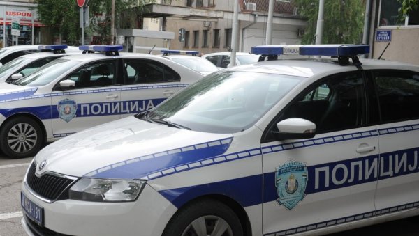 УЗГАЈАО КНАБИС: Полиција ухапсила четрдесеттрогодишњег Краљевчанина УЗГАЈАО КНАБИС: Полиција ухапсила четрдесеттрогодишњег Краљевчанина