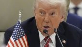 ТРАМП НА РАЗГОВОРУ СА ФОН ДЕР ЛАЈЕН: Пристао да одложи примену тарифа ЕУ ТРАМП НА РАЗГОВОРУ СА ФОН ДЕР ЛАЈЕН: Пристао да одложи примену тарифа ЕУ