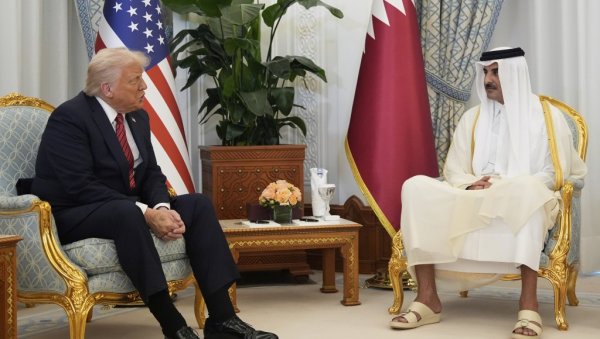 ТРАМП ДОПУТОВАО У КАТАР: Друга станица на турнеји по Блиском истоку ТРАМП ДОПУТОВАО У КАТАР: Друга станица на турнеји по Блиском истоку