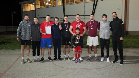 KOŠARKAŠKI TURNIR ULICA U ŽITIŠTU KOŠARKAŠKI TURNIR ULICA U ŽITIŠTU