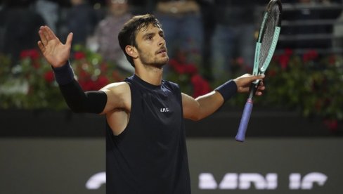 PORAŽEN JE U U FINALU ATINE,ALI JE OBEZBEDIO KARTU ZA TORINO: Muzeti je imao mnogo sreće!