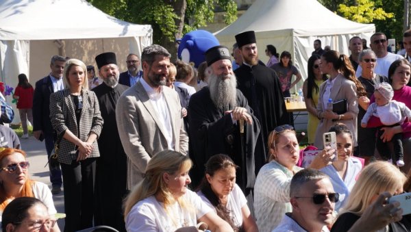 ВЕРА У ПОРОДИЦУ И ЗДРАВО ДРУШТВО ЈАЧА ОД СВИХ НЕГАТИВНИХ ЕНЕРГИЈА: Шапић и патријарх Порфирије на манифестацији „Београдски дани породице” ВЕРА У ПОРОДИЦУ И ЗДРАВО ДРУШТВО ЈАЧА ОД СВИХ НЕГАТИВНИХ ЕНЕРГИЈА: Шапић и патријарх Порфирије на манифестацији „Београдски дани породице”
