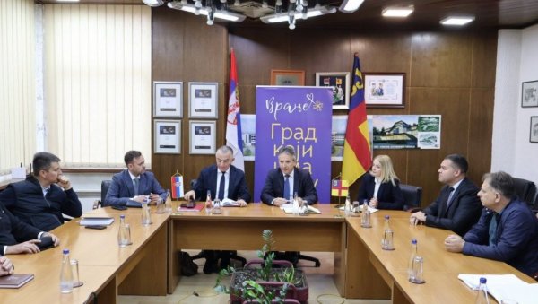 МИНИСТАР ПРАВДЕ НЕНАД ВУЈИЋ У ВРАЊУ: Приоритет јачање локалних правобранилаштва МИНИСТАР ПРАВДЕ НЕНАД ВУЈИЋ У ВРАЊУ: Приоритет јачање локалних правобранилаштва