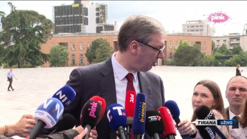 NOVINARKA RTCG POKUŠALA DA ISPROVOCIRA VUČIĆA: Predsednik Srbije joj očitao bukvicu - Naravno da odoše