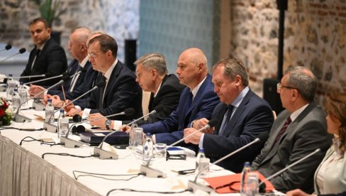 BORIĆEMO SE DO KRAJA I ANEKTIRATI JOŠ 2 OBLASTI Kijev otkrio kako su se Rusi ponašali na pregovorima BORIĆEMO SE DO KRAJA I ANEKTIRATI JOŠ 2 OBLASTI Kijev otkrio kako su se Rusi ponašali na pregovorima