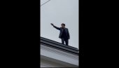 PRVI SNIMCI IZ SLOVENIJE: Opozicioni poslanik pretio samoubistvom za krova Narodne skupštine (VIDEO)