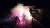 УВЕРТИРА ЗА УТАКМИЦУ ГОДИНЕ: Делије дочекале фудбалере Звезде у Новом Пазару (ВИДЕО) УВЕРТИРА ЗА УТАКМИЦУ ГОДИНЕ: Делије дочекале фудбалере Звезде у Новом Пазару (ВИДЕО)