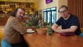 ВУЧИЋ СА ЛУКАСОМ У НИШУ: Слика надреална, спремамо се за Нишко поподне (ФОТО) ВУЧИЋ СА ЛУКАСОМ У НИШУ: Слика надреална, спремамо се за Нишко поподне (ФОТО)