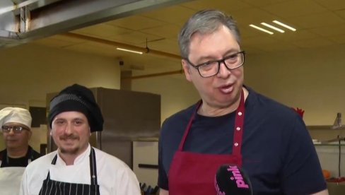 VUČIĆ IZ KUHINJE U NESVAKIDAŠNJEM IZDANJU: Stigli su ćaciji, spremam im ćevape! Nemamo volove i prasiće kao oni