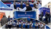 VESELO NA SVENARODNOM SABORU U NIŠU: Počeo zabavni program, kolo na Trgu kralja Milana; Gužve na štandovima, stigao Vučević