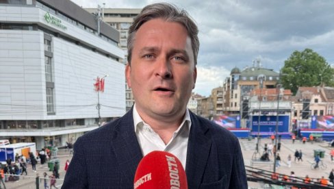SELAKOVIĆ STIGAO NA SVENARODNI SKUP U NIŠU: Za Novosti govorio o novim planovima