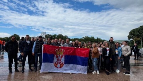 STIGLI SMO U NIŠ Mali: Susret sa ovim ljudima nas ispunjava dobrom energijom i potvrđuje nam da smo na dobrom putu (FOTO) STIGLI SMO U NIŠ Mali: Susret sa ovim ljudima nas ispunjava dobrom energijom i potvrđuje nam da smo na dobrom putu (FOTO)