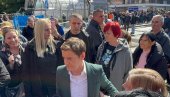 ДАНАС МОЖЕМО ДА ВИДИМО СВЕ СУПРОТНО НАСИЉУ Ана Брнабић стигла на свенародни скуп (ВИДЕО)