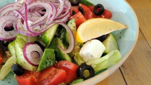 NAPRAVITE UKUSNU PROLEĆNU SALATU: Idealan prilog uz mnoga jela
