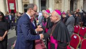 PREMIJER ĐURO MACUT NA INAUGURACIJI: Čestitao novom papi, pa se zadržao u razgovoru sa njim