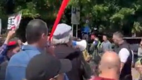 НАПАД НА ЧЛАНОВЕ СНС: Блокадери фотељаши опет праве хаос у Новом Саду