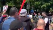NAPAD NA ČLANOVE SNS: Blokaderi foteljaši opet prave haos u Novom Sadu NAPAD NA ČLANOVE SNS: Blokaderi foteljaši opet prave haos u Novom Sadu