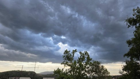TAMNI OBLACI PREKRILI NEBO: Ovi delovi Srbije biće na udaru pljuskova