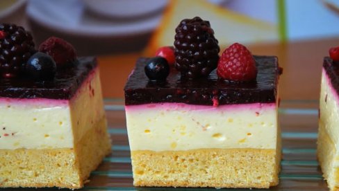 I HLADE I SLADE, A USPEVAJU I POČETNICIMA: Ledene kocke sa šumskim voćem (VIDEO)