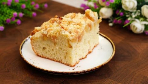МЕКАН И МИРИСАН: Брзи колач са јабукама, као из бакине кухиње МЕКАН И МИРИСАН: Брзи колач са јабукама, као из бакине кухиње