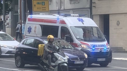 DEVOJČICA (7) OBORENA NA PEŠAČKOM PRELAZU NA MILJAKOVCU: Hitno prevezena u Tiršovu DEVOJČICA (7) OBORENA NA PEŠAČKOM PRELAZU NA MILJAKOVCU: Hitno prevezena u Tiršovu