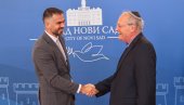 TREBA SE PAZITI REVIZIJE ISTORIJE: Čuveni istoričar i lovac na naciste Efraim Zurof u Novom Sadu