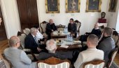 NAJPOZNATIJI LOVAC NA NACISTE U SRBIJI: Zurof posetio Novi Sad i Fondaciju „Svetozar MIletić“