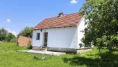 КУЋУ С БУНАРОМ ПРОДАЈУ ЗА 15.500 €: У близини су позната бања и планина, а у све то улази и грађевинско земљиште