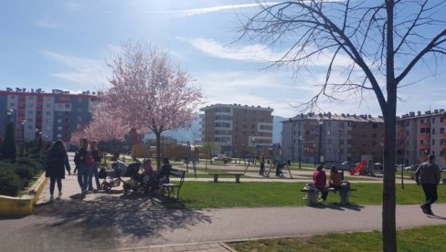 OPASAN TREND MEĐU DECOM U ISTOČNOM SARAJEVU: Istrčavanje na ulicu postaje nova igra!