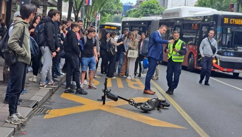 OPREZNO SA VOŽNJOM TROTINETA: Posle poslednjih nezgoda i povređenih vozača romobila, oglasio se i MUP