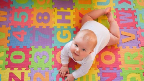 IGRE ZA BEBE: Zabavne i jednostavne aktivnosti za novorođenčad IGRE ZA BEBE: Zabavne i jednostavne aktivnosti za novorođenčad