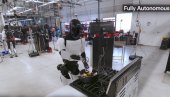 ТЕСЛА РОБОТ МЕСИО ТЕСТО И КУВАО ВЕЧЕРУ: Ево шта све Оптимус сада уме да ради ТЕСЛА РОБОТ МЕСИО ТЕСТО И КУВАО ВЕЧЕРУ: Ево шта све Оптимус сада уме да ради