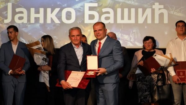НАЈВИШЕ УЗДАРЈЕ ЗВОРНИКА ДР ЈАНКУ БАШИЋУ: Лекар великог знања и срца НАЈВИШЕ УЗДАРЈЕ ЗВОРНИКА ДР ЈАНКУ БАШИЋУ: Лекар великог знања и срца