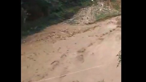 ОСАМ ОСОБА НЕСТАЛО У КЛИЗИШТУ У ЈУЖНОЈ КИНИ: Спасилачке акције су у току ОСАМ ОСОБА НЕСТАЛО У КЛИЗИШТУ У ЈУЖНОЈ КИНИ: Спасилачке акције су у току