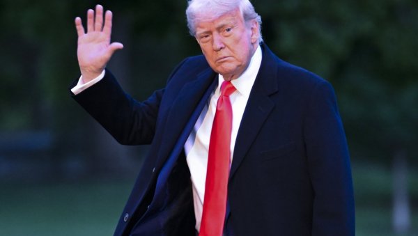 ПРИВАТНА ВЕЧЕРА КОД ТРАМПА: Преко 200 $ТРУМП инвеститора гостовало на имању у Вирџинији ПРИВАТНА ВЕЧЕРА КОД ТРАМПА: Преко 200 $ТРУМП инвеститора гостовало на имању у Вирџинији
