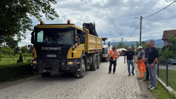 САНАЦИЈА ПУНОМ ПАРОМ: Врњчани обнављају оштећене локалне саобраћајнице САНАЦИЈА ПУНОМ ПАРОМ: Врњчани обнављају оштећене локалне саобраћајнице