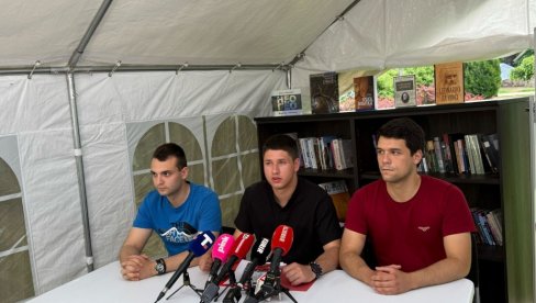 ОБРАЋАЈУ СЕ СТУДЕНТИ КОЈИ ЖЕЛЕ ДА УЧЕ (ВИДЕО)